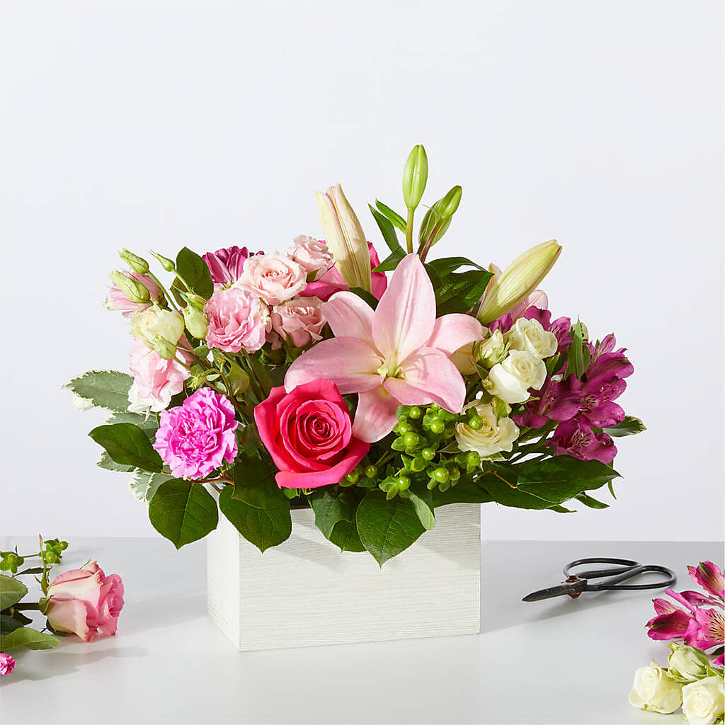 Sweetberry Box – A Florist Original – Backroads Florist, Blairsville GA