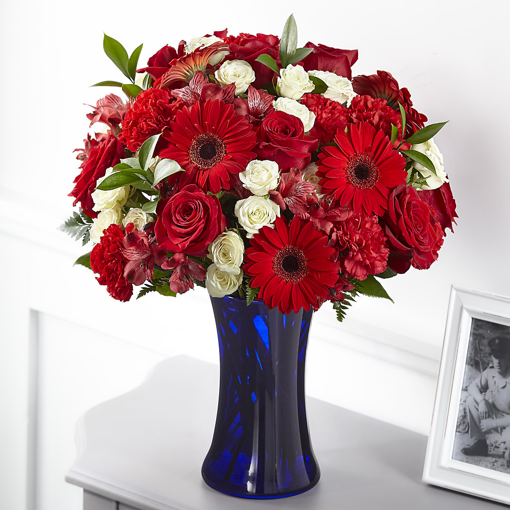 Hearts Embrace Bouquet – Backroads Florist, Blairsville GA