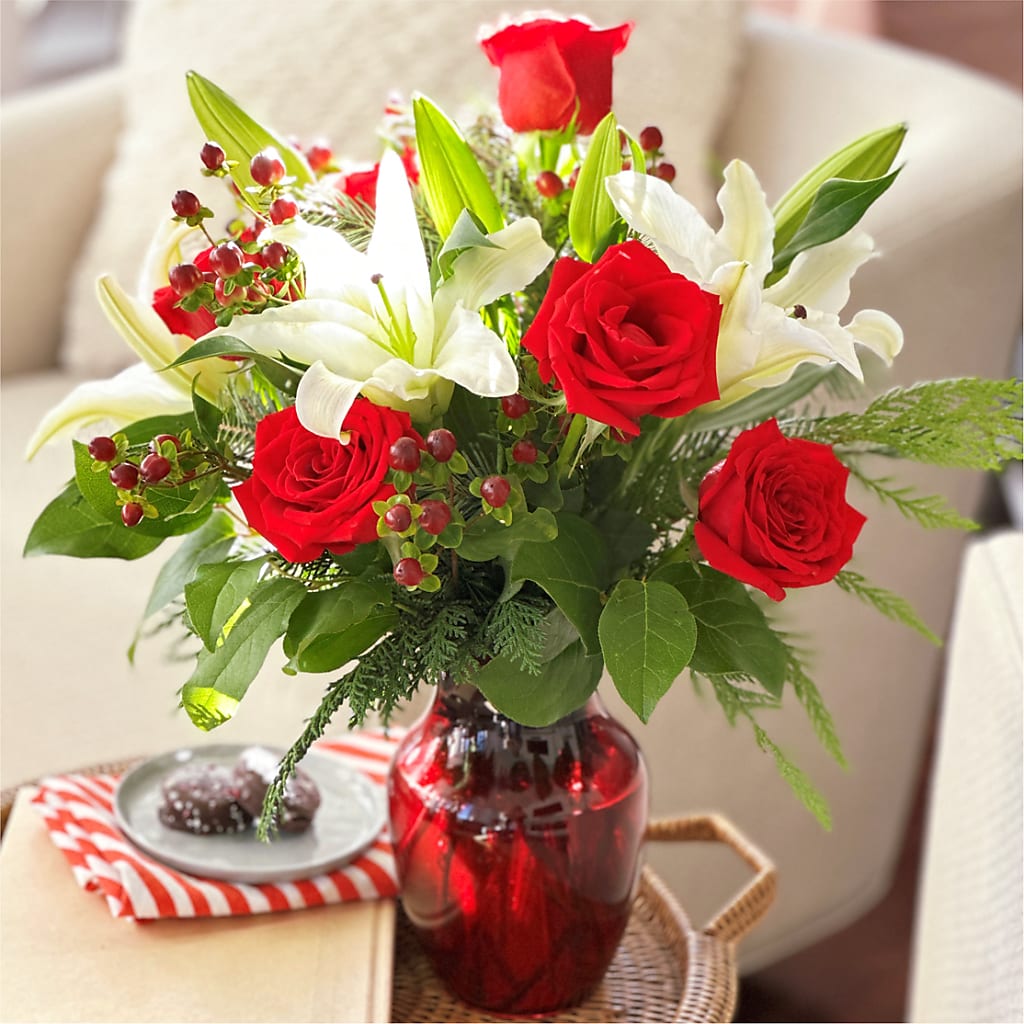Evergreen Delight Bouquet – Backroads Florist, Blairsville GA