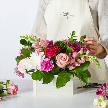 Sweetberry Box – A Florist Original –  Backroads Florist, Blairsville GA