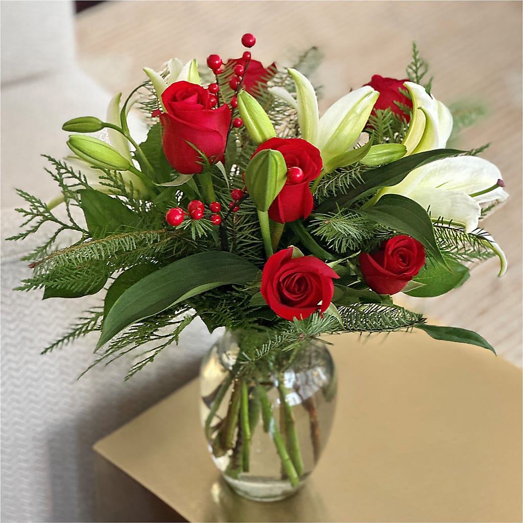Sparkling Snowflakes Bouquet –  Backroads Florist, Blairsville GA