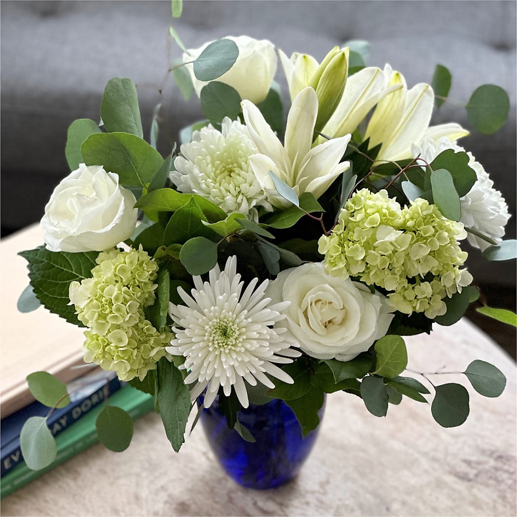 Snowy Dreams Bouquet –  Backroads Florist, Blairsville GA